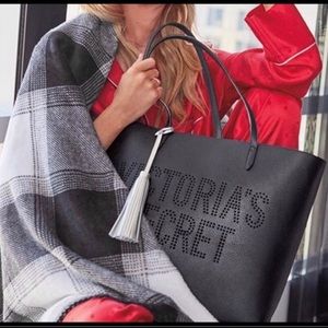 •SOLD• NWT Victoria’s Secret tote